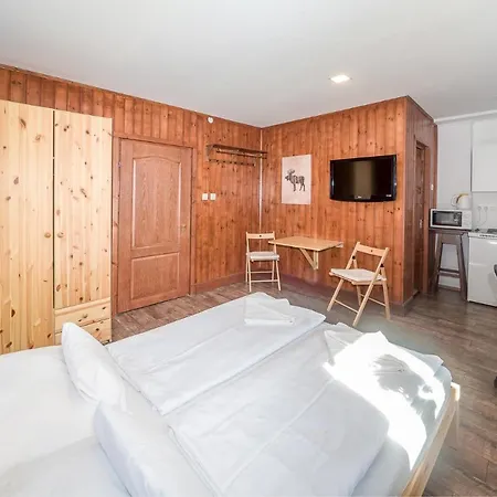 게스트하우스 Szilva Vendeghaz