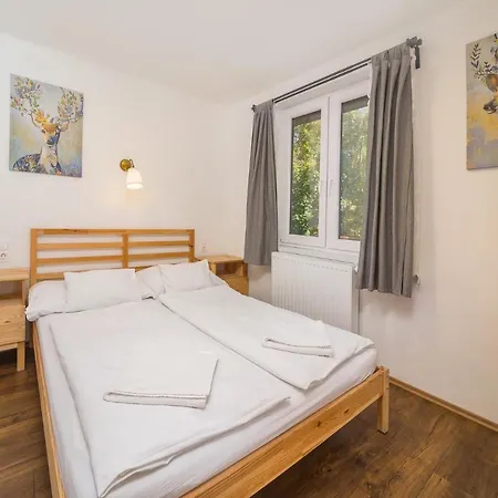 게스트하우스 Szilva Vendeghaz